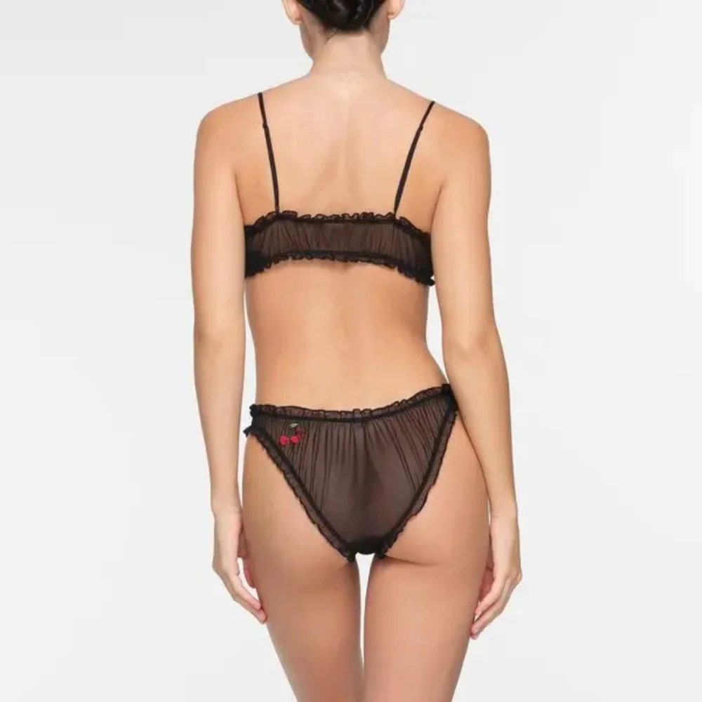 NWT SKIMS SLEEPOVER MESH "TRUTH OR DARE" TRIANGLE BRALETTE - Picture 3 of 7